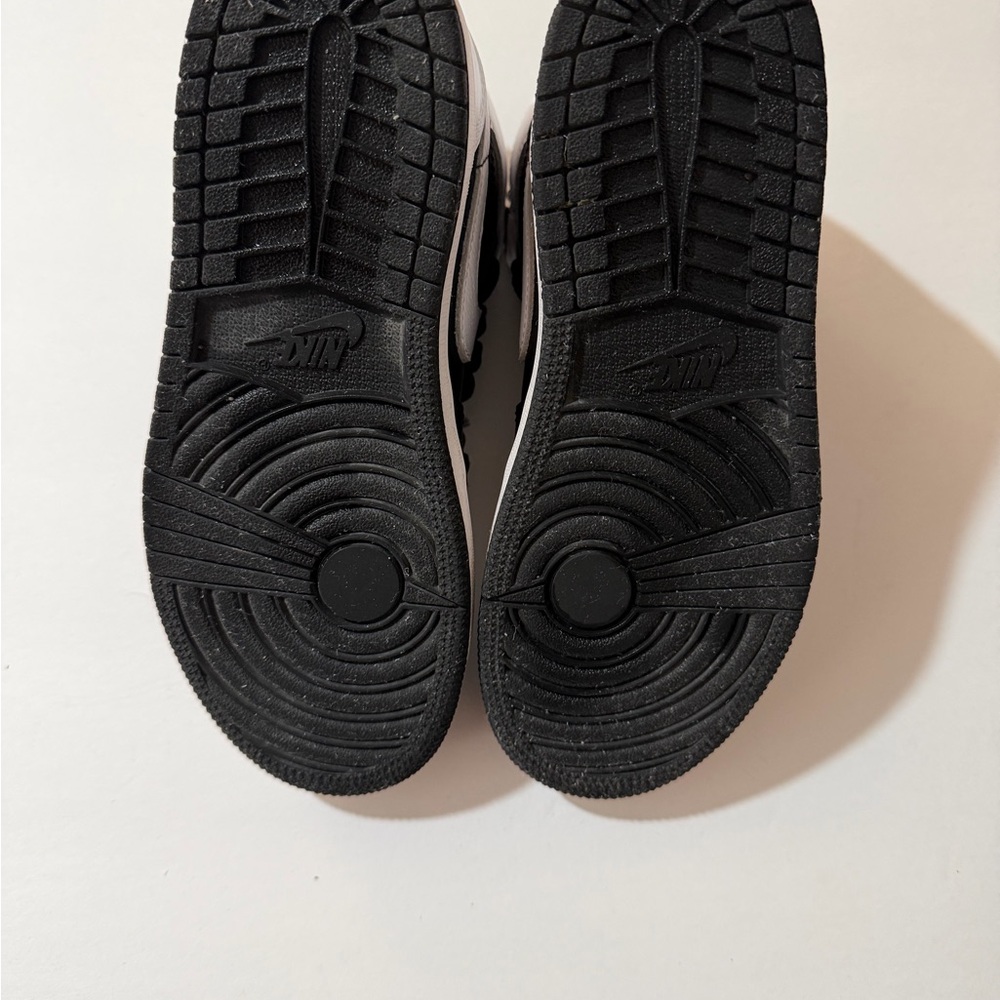 Air Jordan 1 Retro High OG Black White (PS) size 2.5y - Picture 5 of 5